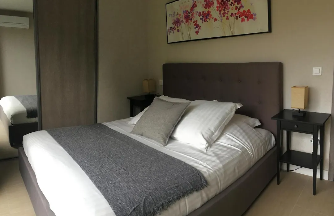 Hpc Suites - Cassis Centre - Parking Securise Et Piscine Chauffee-1